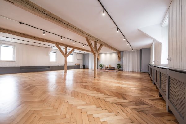 Eastend Yoga großer Yogaraum