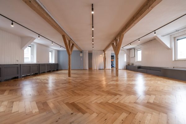 Eastend Yoga großer Yogaraum